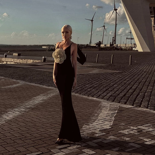 Damen Figurbetontes Abendkleid mit einzigartiger Blütenapplikation EB