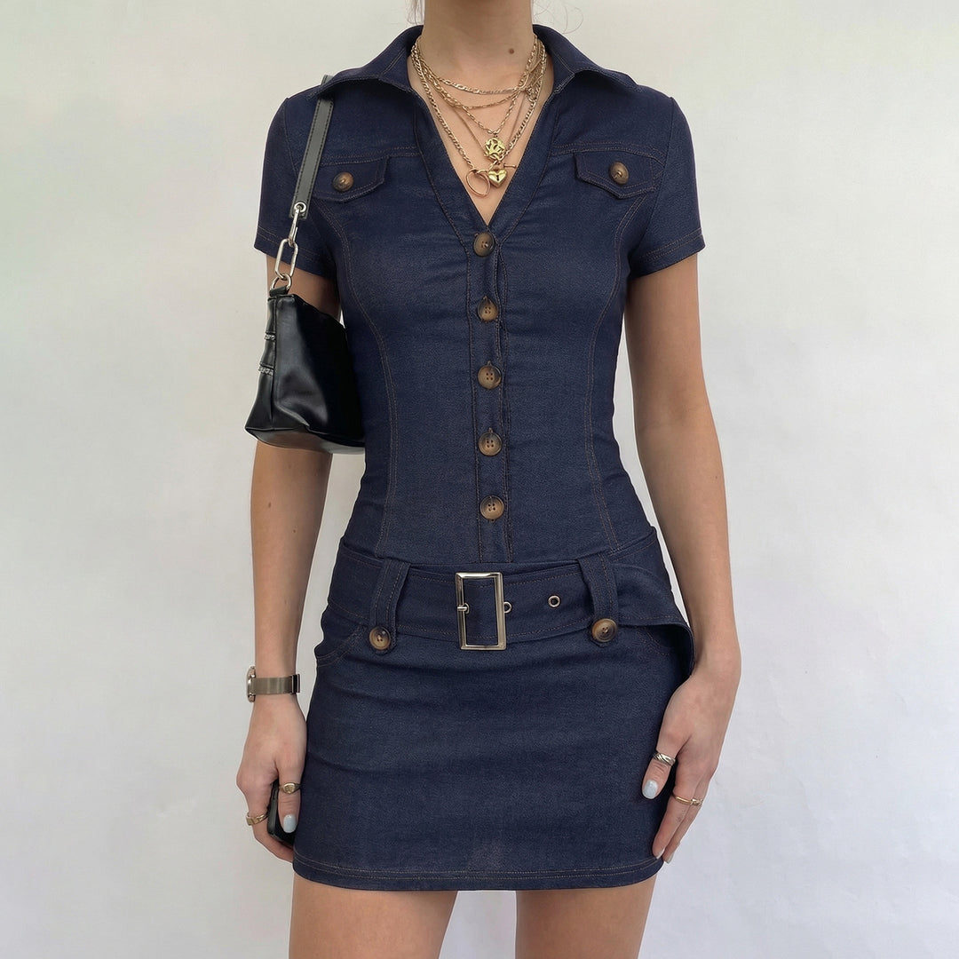 Damen Denim Kleid mit modernen Knopfdetails und taillierter Silhouette EB