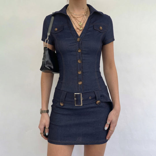 Damen Denim Kleid mit modernen Knopfdetails und taillierter Silhouette EB