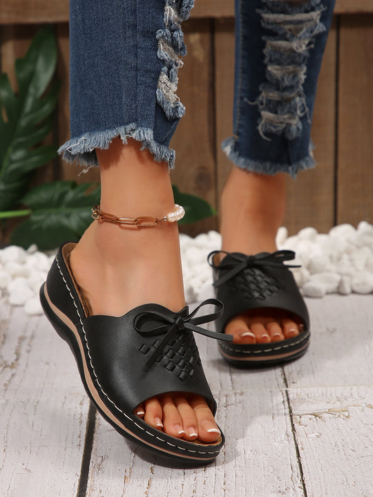 Damen Komfortable Ledersandalen mit geflochtenem Design und modischem Schleifenakzent EB