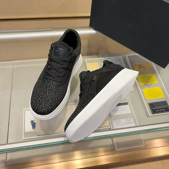 Damen Sportliche Sneakers mit atmungsaktiver Oberflächenstruktur und rutschfester Gummisohle EB
