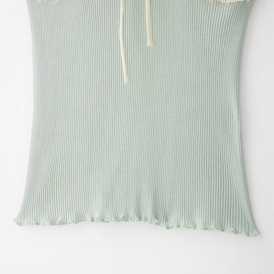 Damen Top mit raffinierten Rüschendetails und zartem Schnitt EB