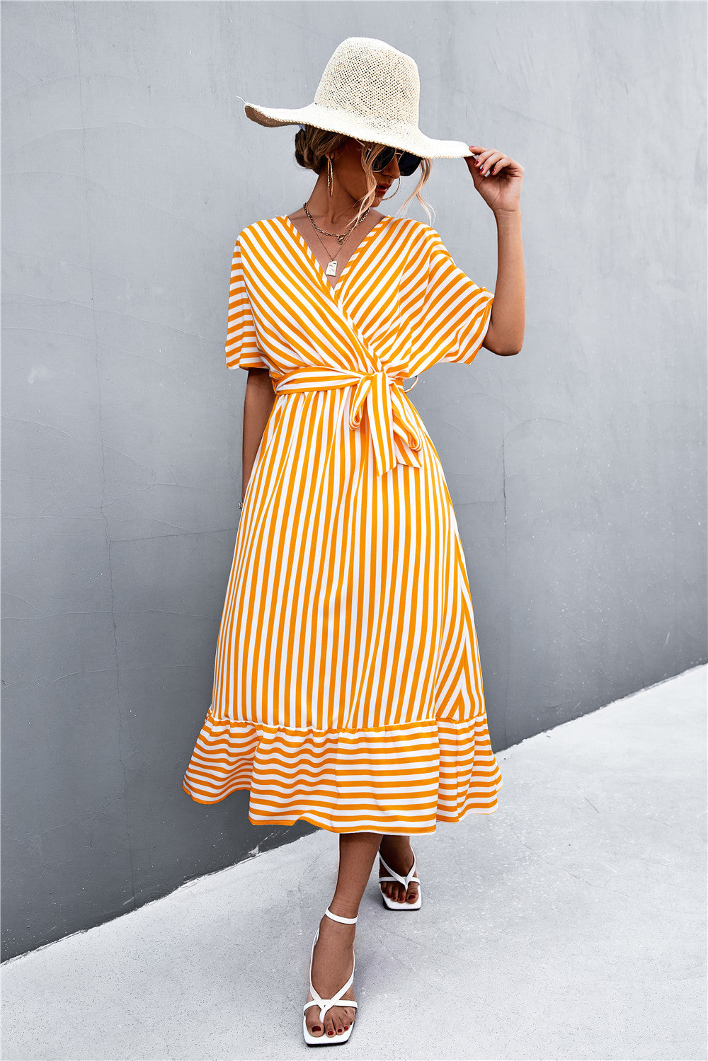 Damen Wickel-Kleid mit Streifenmuster und praktischen Bindegürtel EB