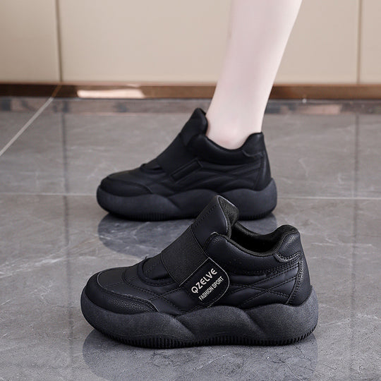 Damen Sportliche Sneaker mit elastischem Verschluss und modernem Profil EB