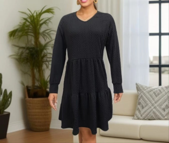 Damen lässiges Strickkleid mit voluminösem Saum und V-Ausschnitt EB