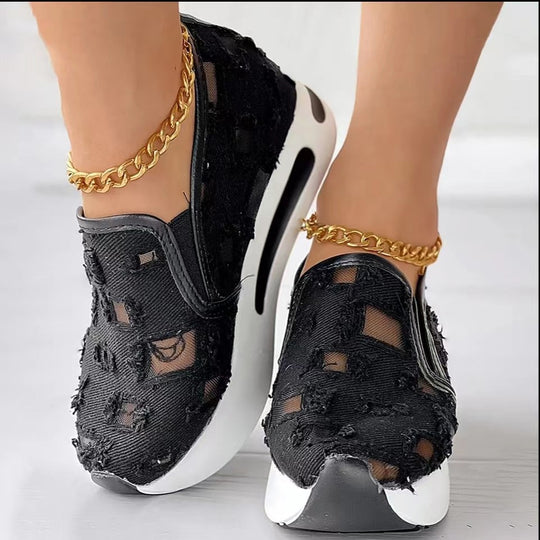 Damen Atmungsaktive Slip-On Sneakers mit modischem Lochdesign EB