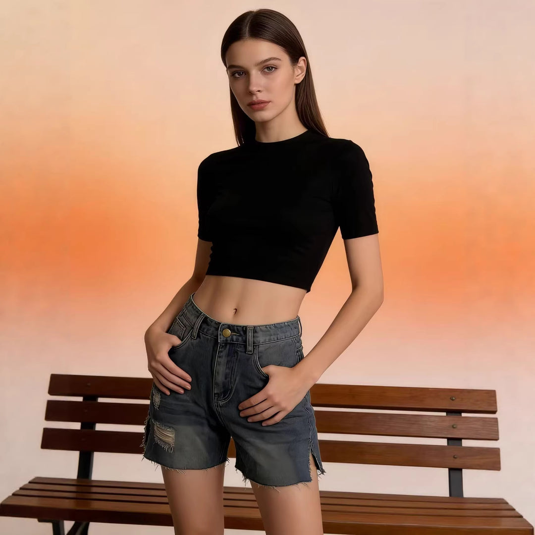 Damen lässige Jeansshorts mit fransigen Abschlüssen und seitlichem Schlitz EB