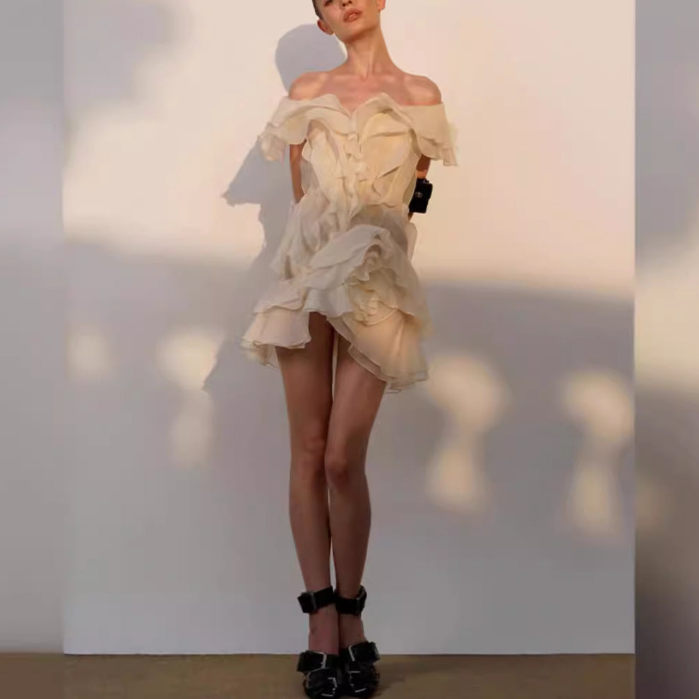 Damen Off-Shoulder Minikleid mit voluminösen Rüschen EB
