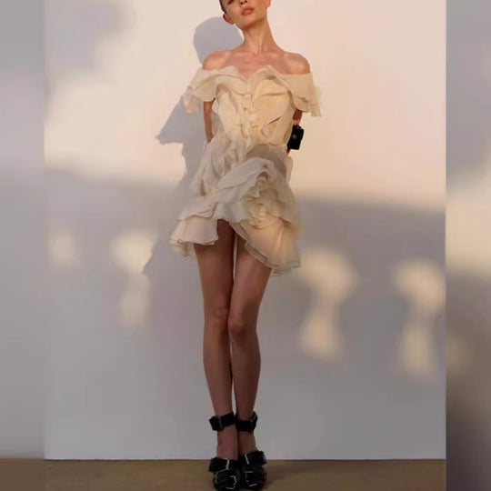 Damen Off-Shoulder Minikleid mit voluminösen Rüschen EB