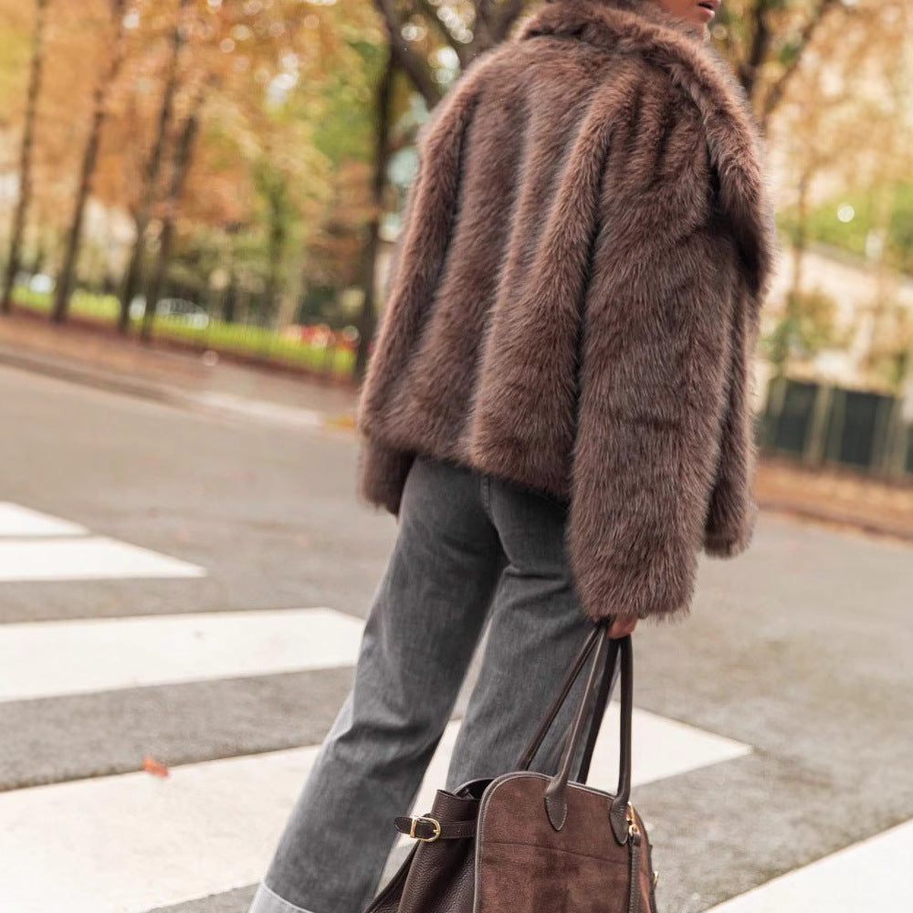 Damen Luxuriöse Kunstfelljacke mit voluminösen Ärmeln und breitem Revers EB