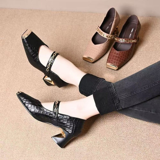 Damen Elegante Mary Jane Pumps mit trendigem Metallakzent EB