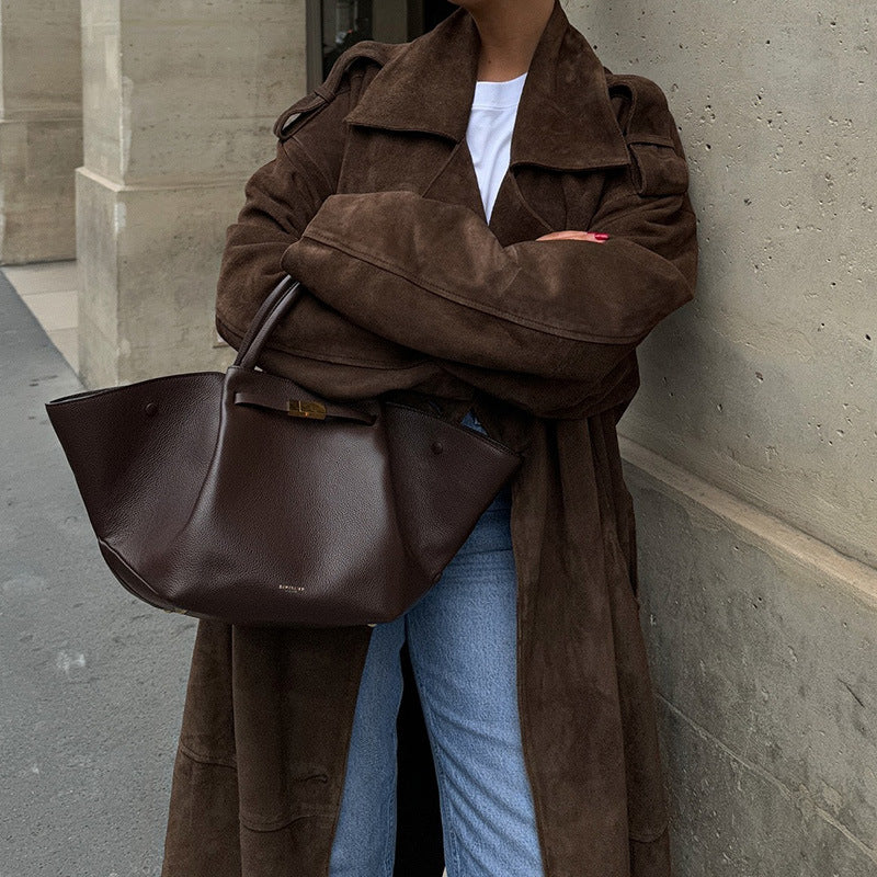 Damen Eleganter Wildleder Trenchcoat mit praktischen Taschen und modernem Schnitt EB