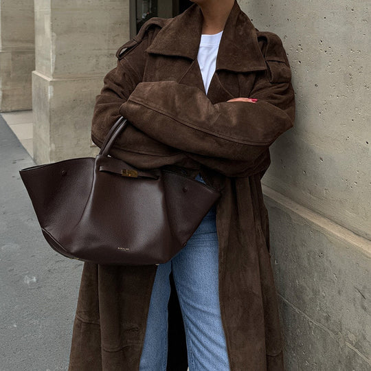 Damen Eleganter Wildleder Trenchcoat mit praktischen Taschen und modernem Schnitt EB