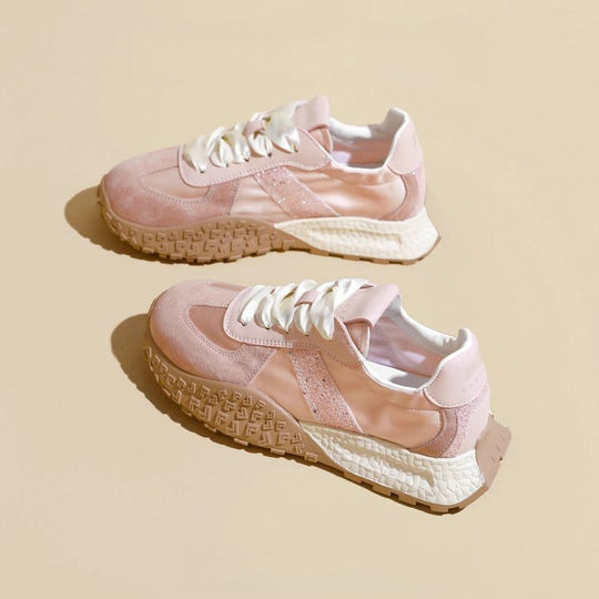 Damen Sportliche Sneakers mit glitzernden Akzenten und futuristischem Design EB