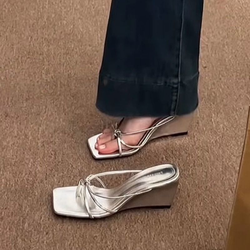 Damen elegante Wedgesandalen mit gekreuzten Riemen EB
