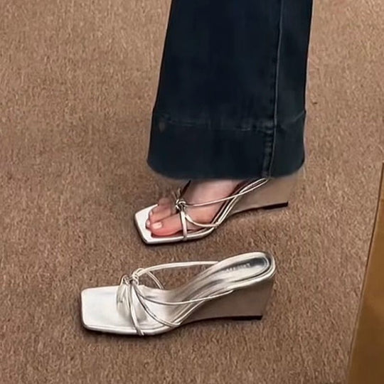 Damen elegante Wedgesandalen mit gekreuzten Riemen EB