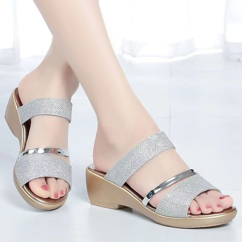 Damen Komfortable Wedge Sandalen mit eleganter Metallic-Applikation EB