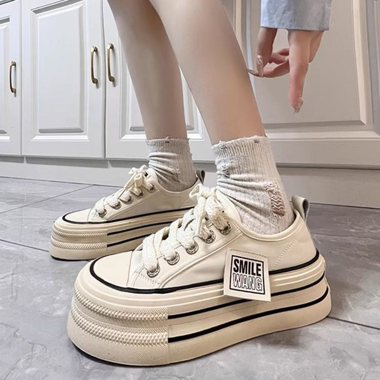 Damen Plateau Sneakers mit doppelter Sohle und trendigem Design EB