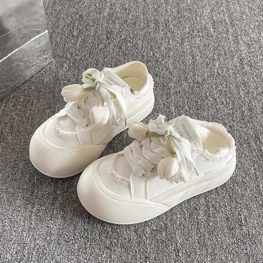 Damen Sneaker mit floralem Schnürsenkel und trendigem Design EB