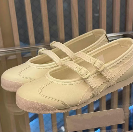 Damen Ballerina-Schuhe mit doppeltem Riemen und verspieltem Design EB