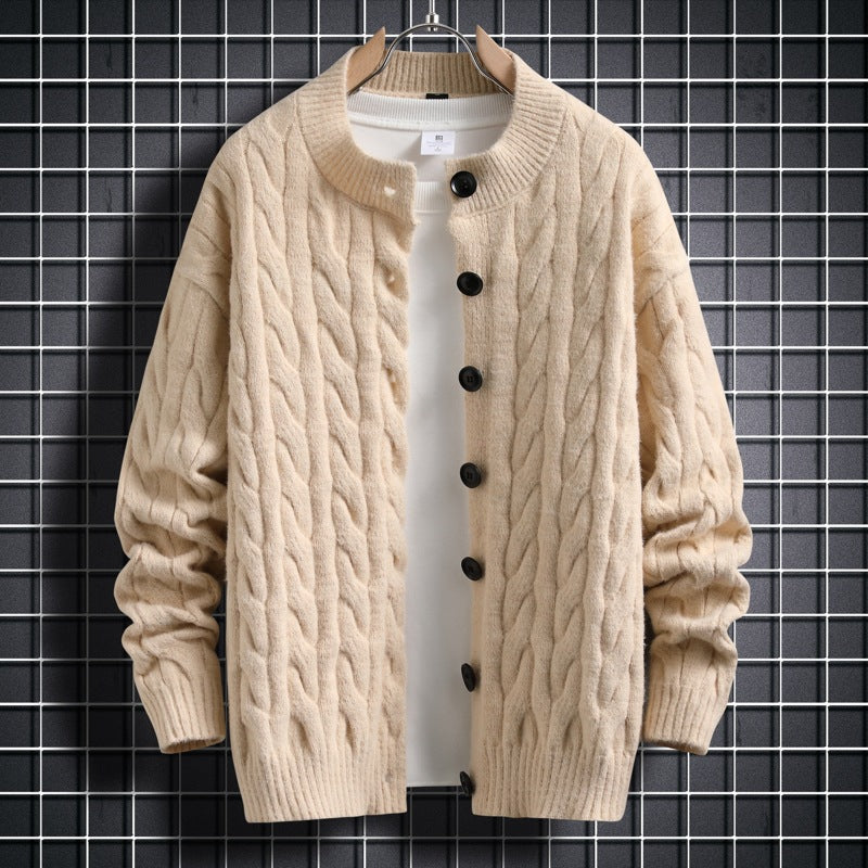 Herren Strickjacke mit modernem Zopfmuster und durchgehendem Knopfverschluss EB