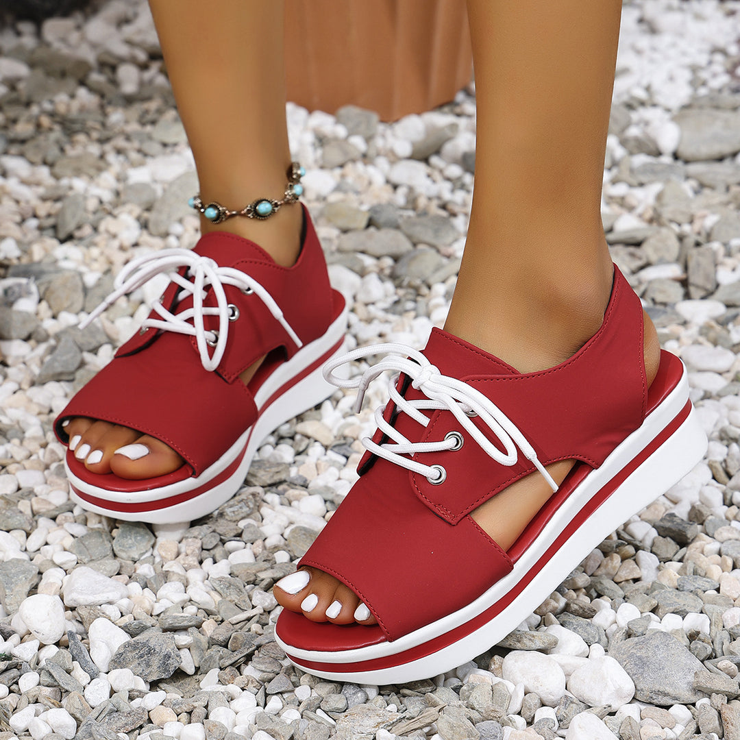 Damen Plateau-Sandalen mit atmungsaktiven Einschnitten und verstellbarem Riemen EB