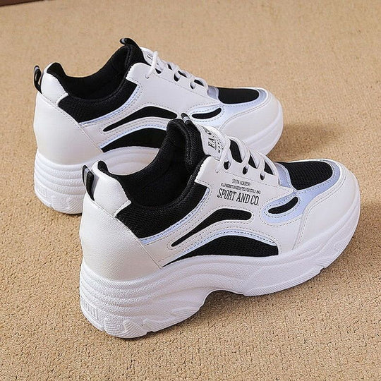 Damen Sportliche Plateau Sneakers mit dämpfender Sohle für optimalen Komfort EB