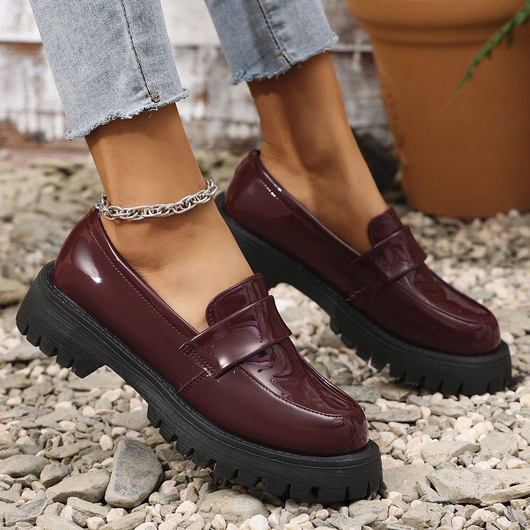 Damen Modische Lack-Mokassins mit robuster Gummisohle und dekorativem Riemen EB