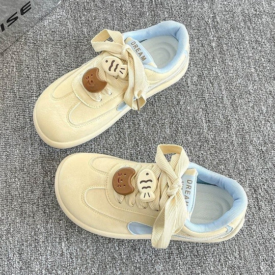 Damen Sneaker mit verspieltem Design und praktischen Schnürverschlüssen EB