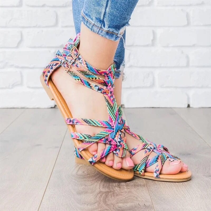 Damen Boho-Sandalen mit verstellbaren Knöchelriemen und Ethno‑Print EB