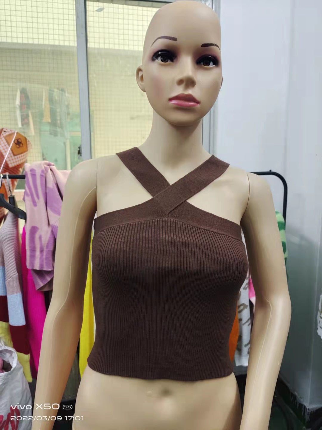 Damen Crop-Top mit schickem Kreuz-Trägerdesign EB