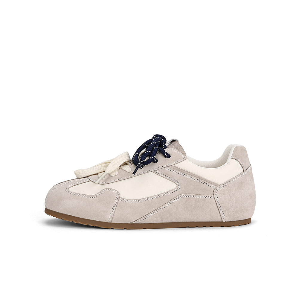 Damen sportliche Sneakers mit speziellen Schnürdetails und komfortabler Sohle EB