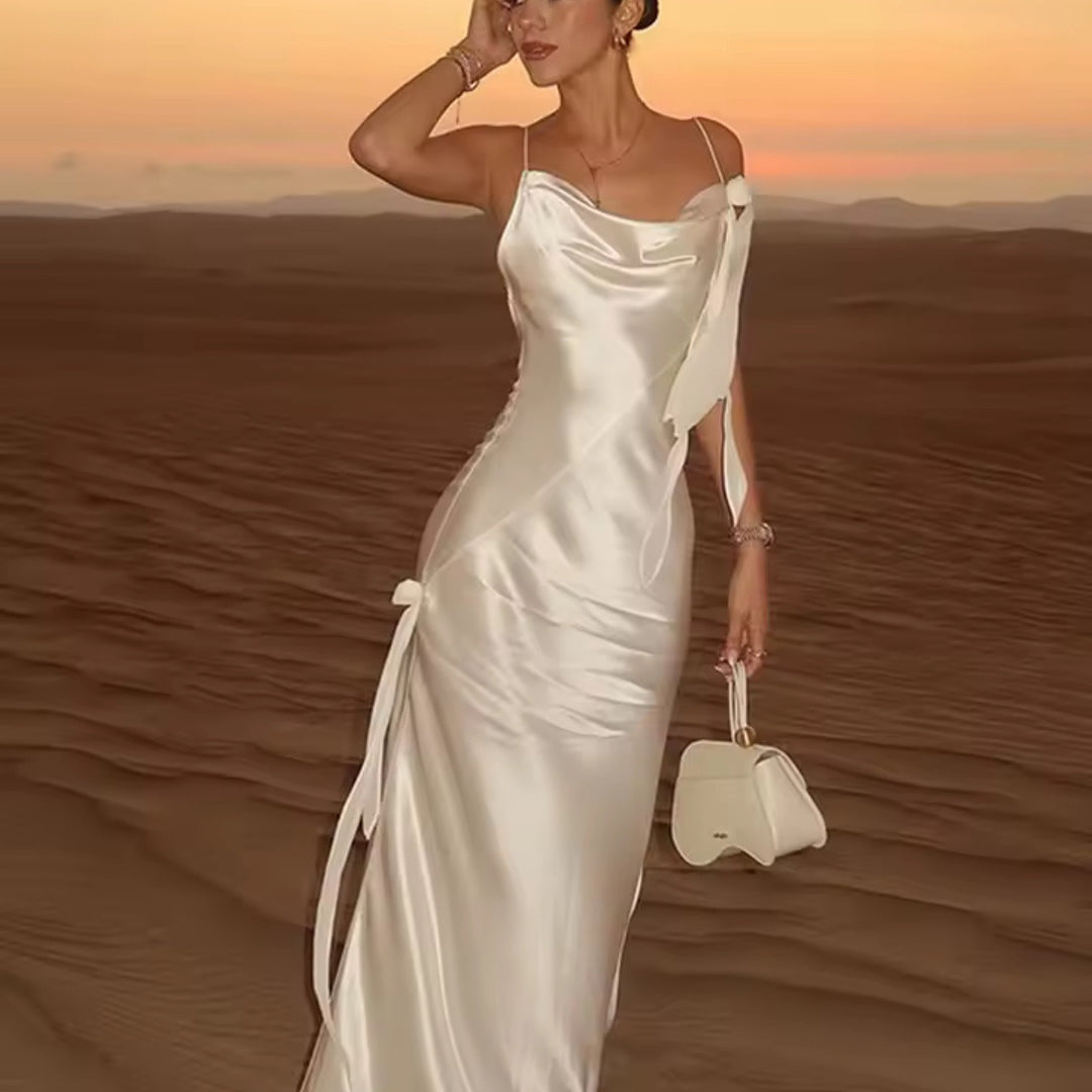 Damen Satin-Kleid mit elegantem Rüschendesign und verstellbaren Trägern EB