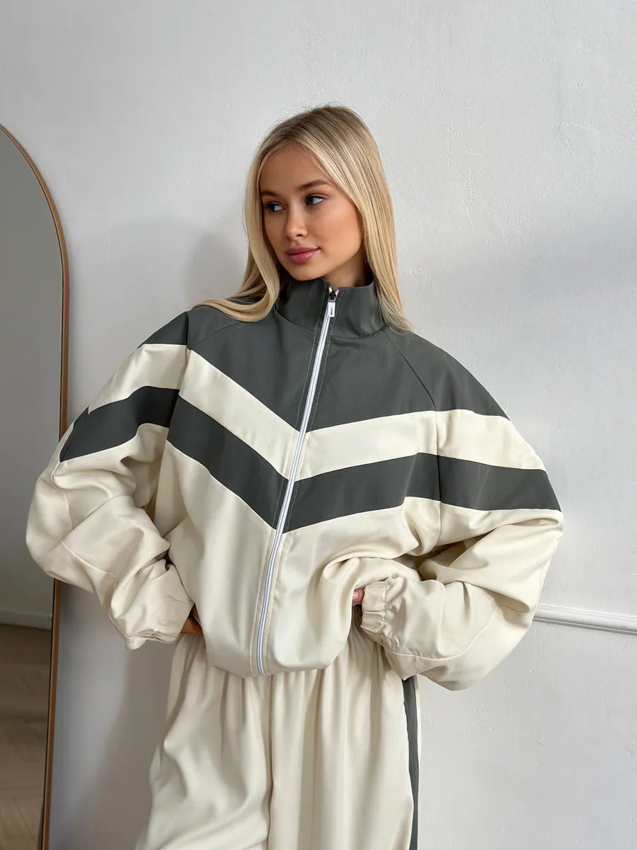 Damen Oversized Windbreaker-Set mit Reißverschlussjacke und elastischer Bundhose Eichborn Berlin