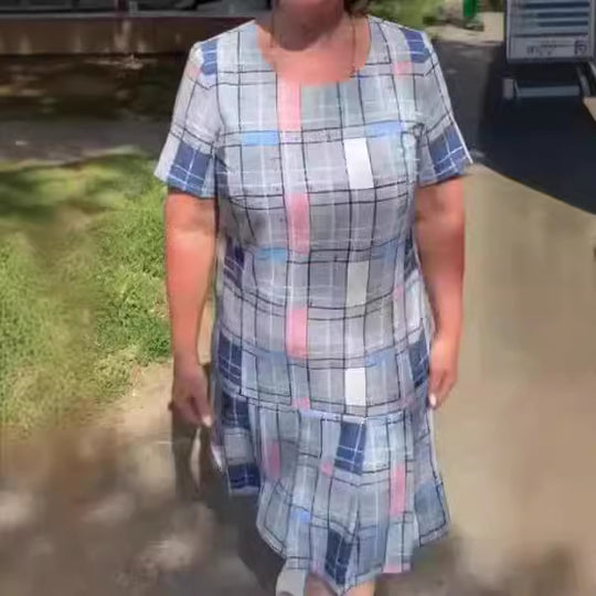 Damen Freizeitkleid mit verspieltem Karomuster und Rüschendetails EB