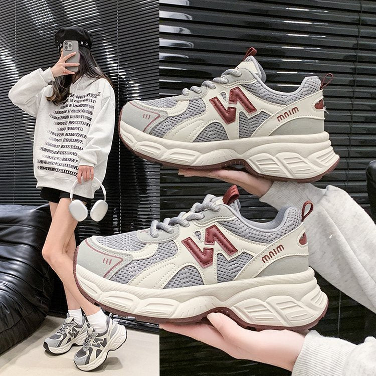 Damen Sportliche Sneakers mit futuristischem Design und atmungsaktiven Mesh-Einsätzen EB