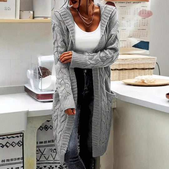 Damen Grobstrickjacke mit hochwertigen Zopfmustern und praktischen Taschen EB