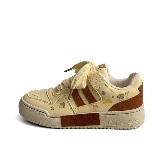 Damen trendige Sneakers mit lustigen Motiv-Details EB