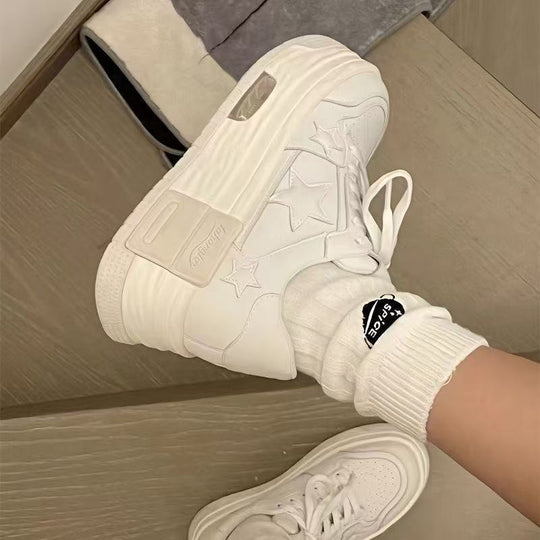 Damen Plattform-Sneaker mit verspieltem Sternen-Design und bequemer Dämpfung EB