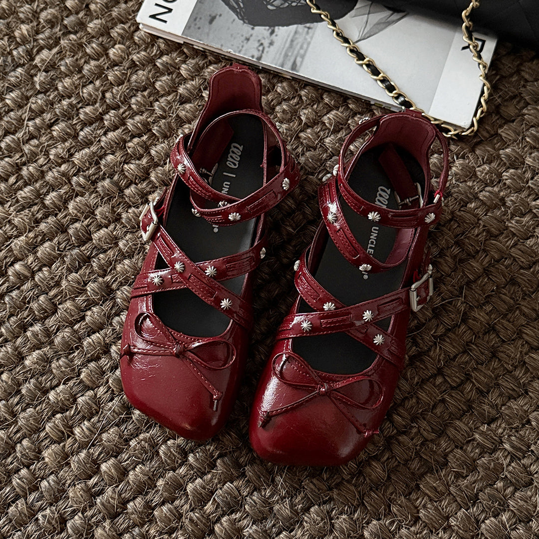 Damen elegante Ballerinas mit modischem Riemchen und dekorativen Blumen-Details EB
