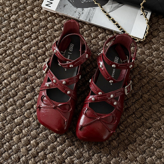 Damen elegante Ballerinas mit modischem Riemchen und dekorativen Blumen-Details EB