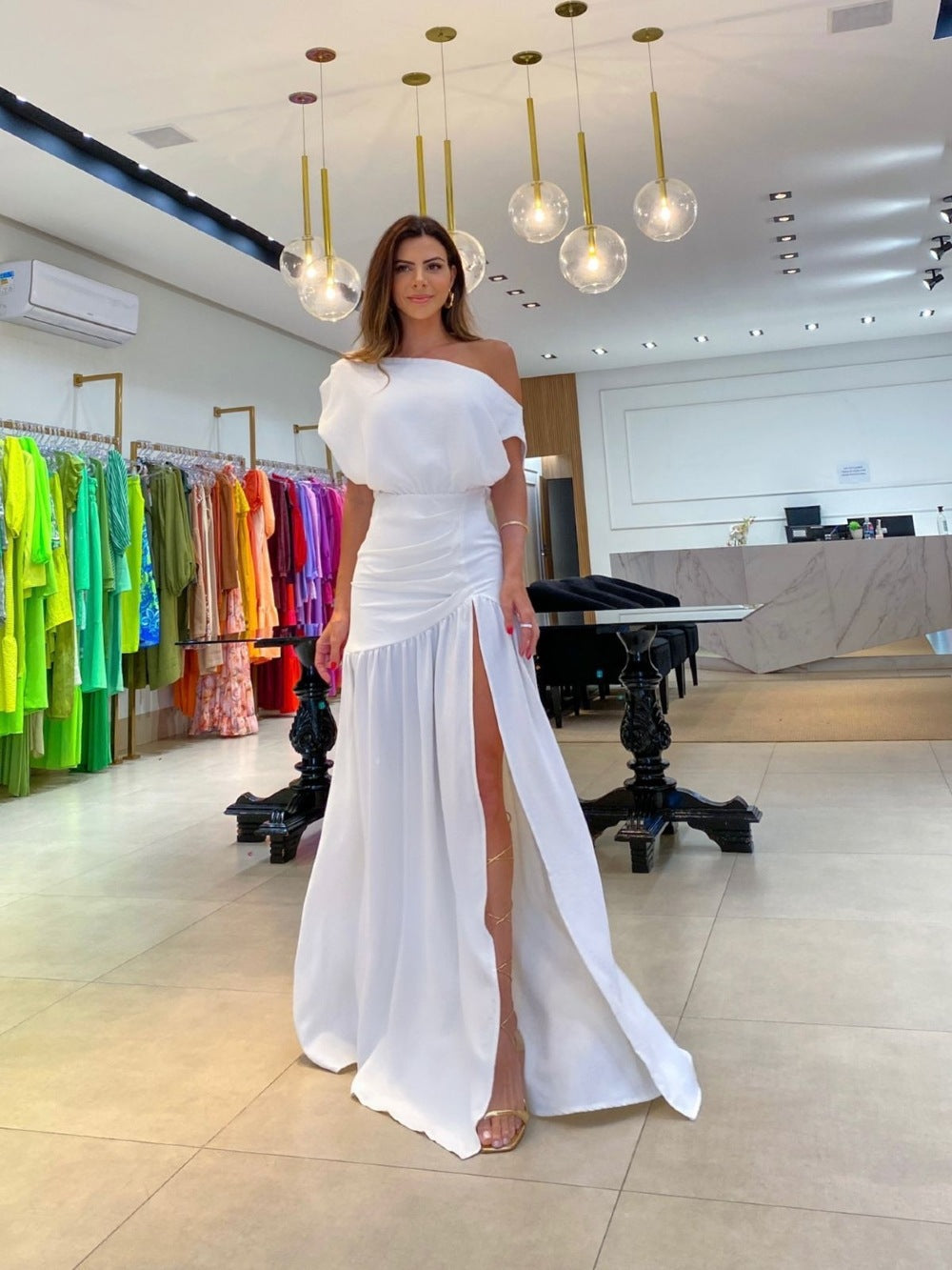 Damen Elegantes Kleid mit Off-Shoulder-Ausschnitt und hohem Schlitz EB