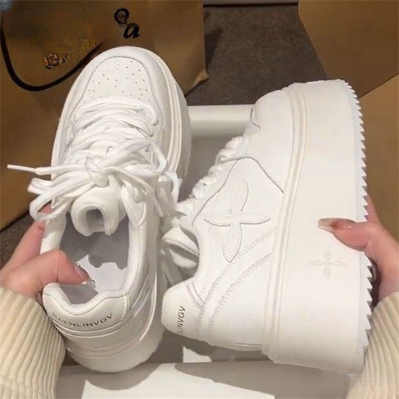 Damen Plateau-Sneaker mit modischem Design und stabiler Sohle EB
