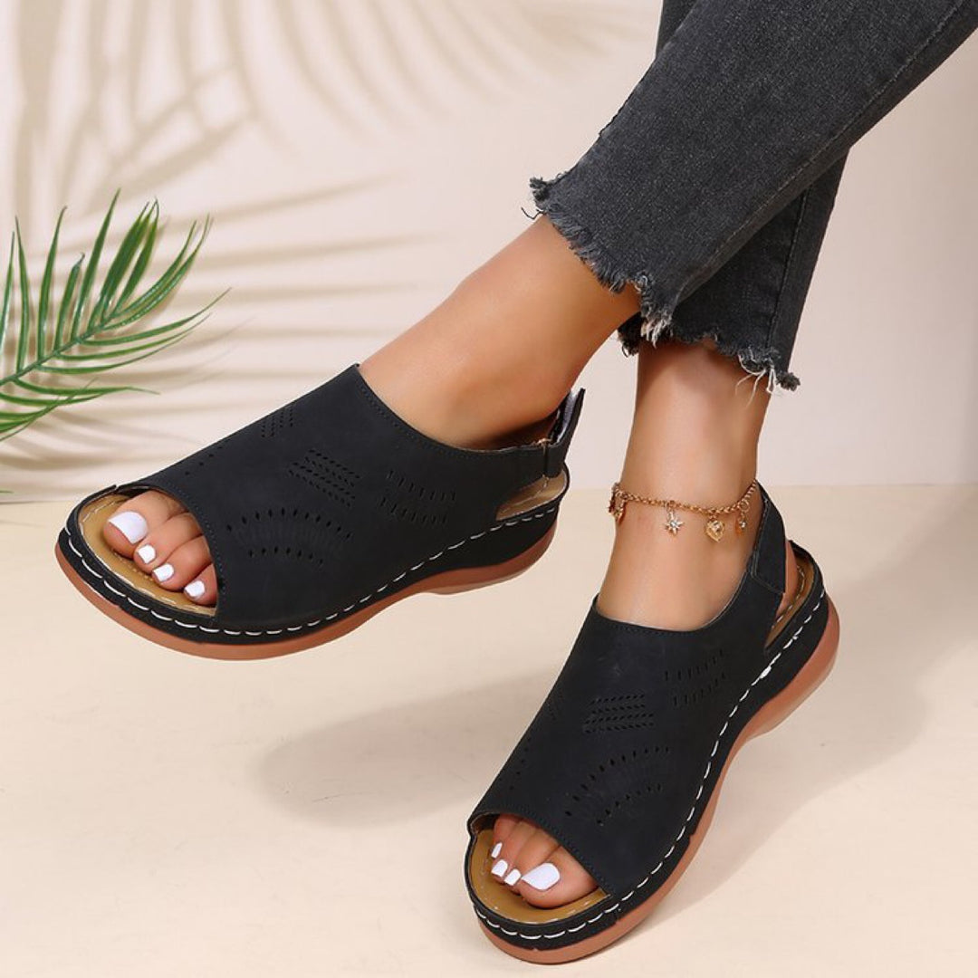 Damen elegante Sandalen mit atmungsaktiven Perforierungen EB