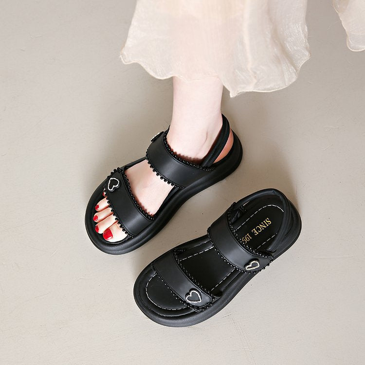 Damen Riemensandalen mit dekorativen Herz-Akzenten EB
