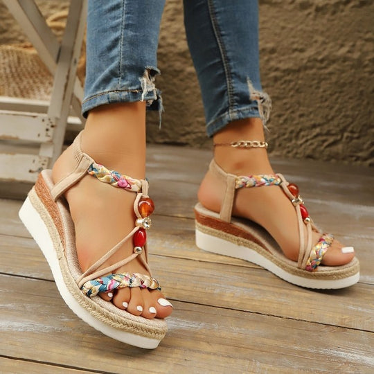 Damen Wedge-Sandaletten mit buntem Geflecht und modischen Perlen EB