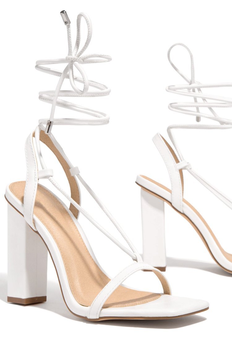 Damen elegante Sandaletten mit hohem Blockabsatz und raffiniertem Riemendesign EB