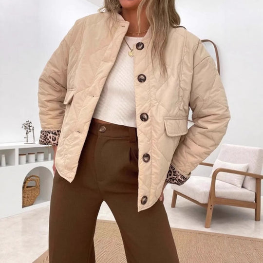 Damen Steppjacke mit leopardemuster Detail EB