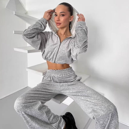 Damen cropped Zip-Hoodie mit elastischem Saum und locker fallende Palazzo-Jogginghose Eichborn Berlin