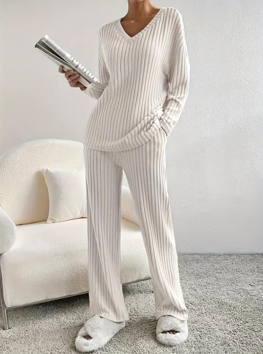Damen lässiger Strickanzug mit V-Ausschnitt und praktischen Taschen EB